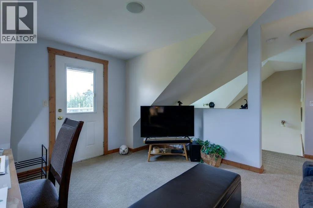 7331 Fintry Delta Road