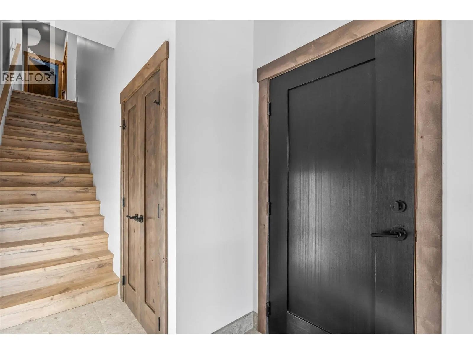 7000 MCGILLIVRAY LAKE Drive Unit# 14
