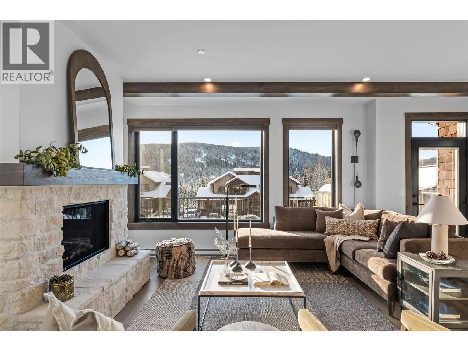 7000 MCGILLIVRAY LAKE Drive Unit# 15