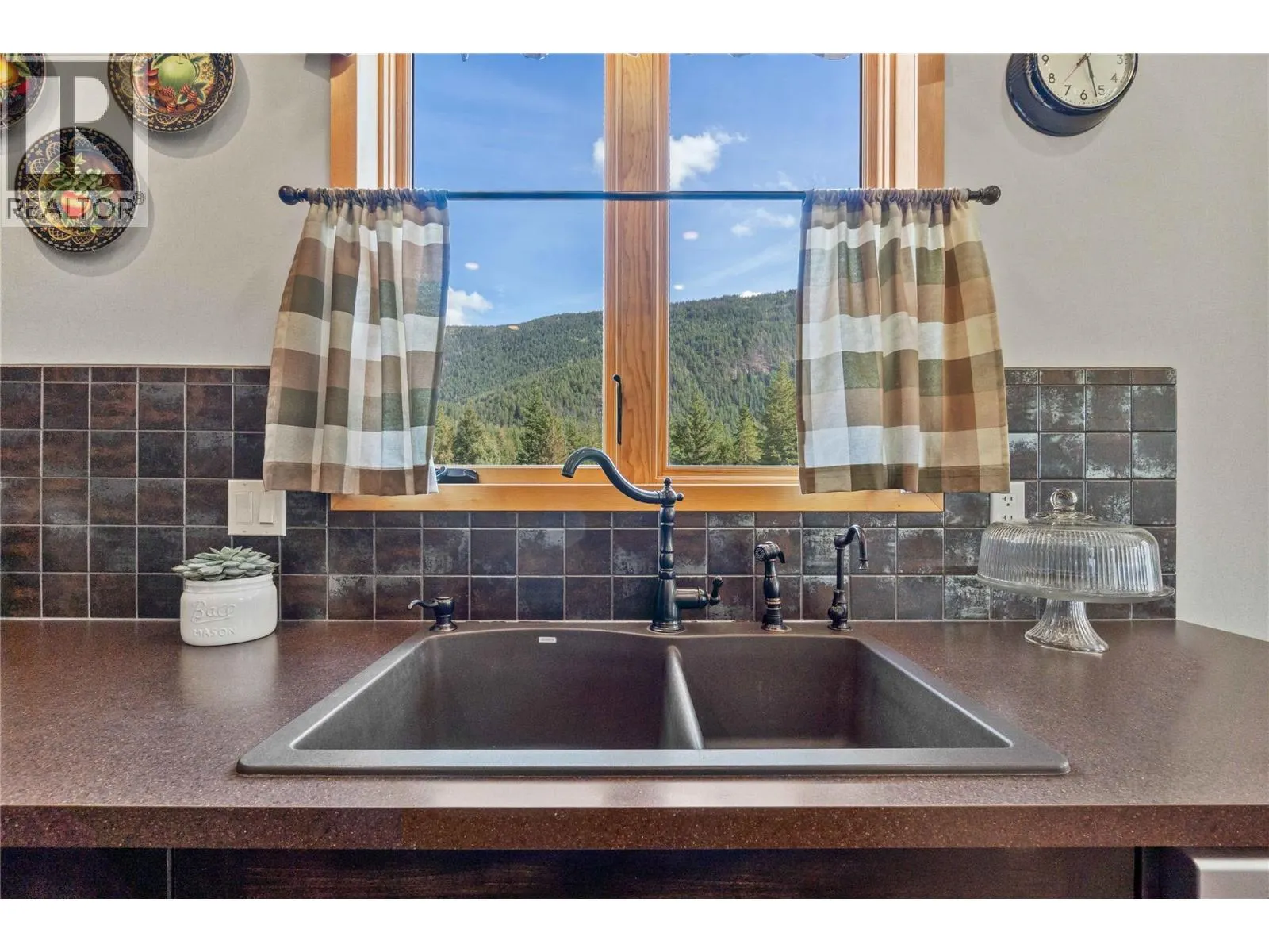 3446 Roberge Road