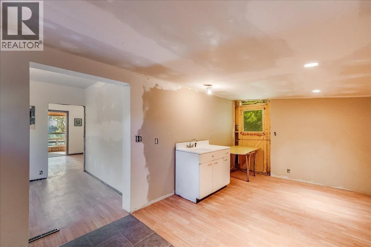 3788 Broadwater Road