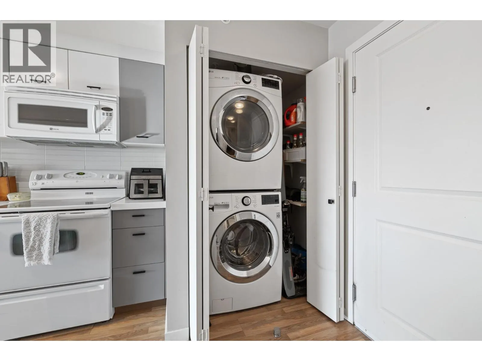 1550 Dickson Avenue Unit# 406