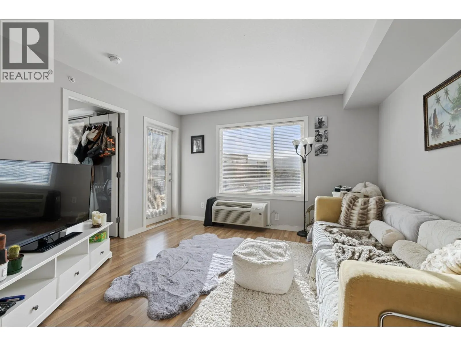 1550 Dickson Avenue Unit# 406