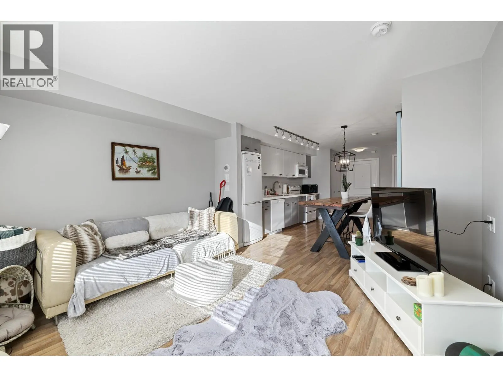 1550 Dickson Avenue Unit# 406