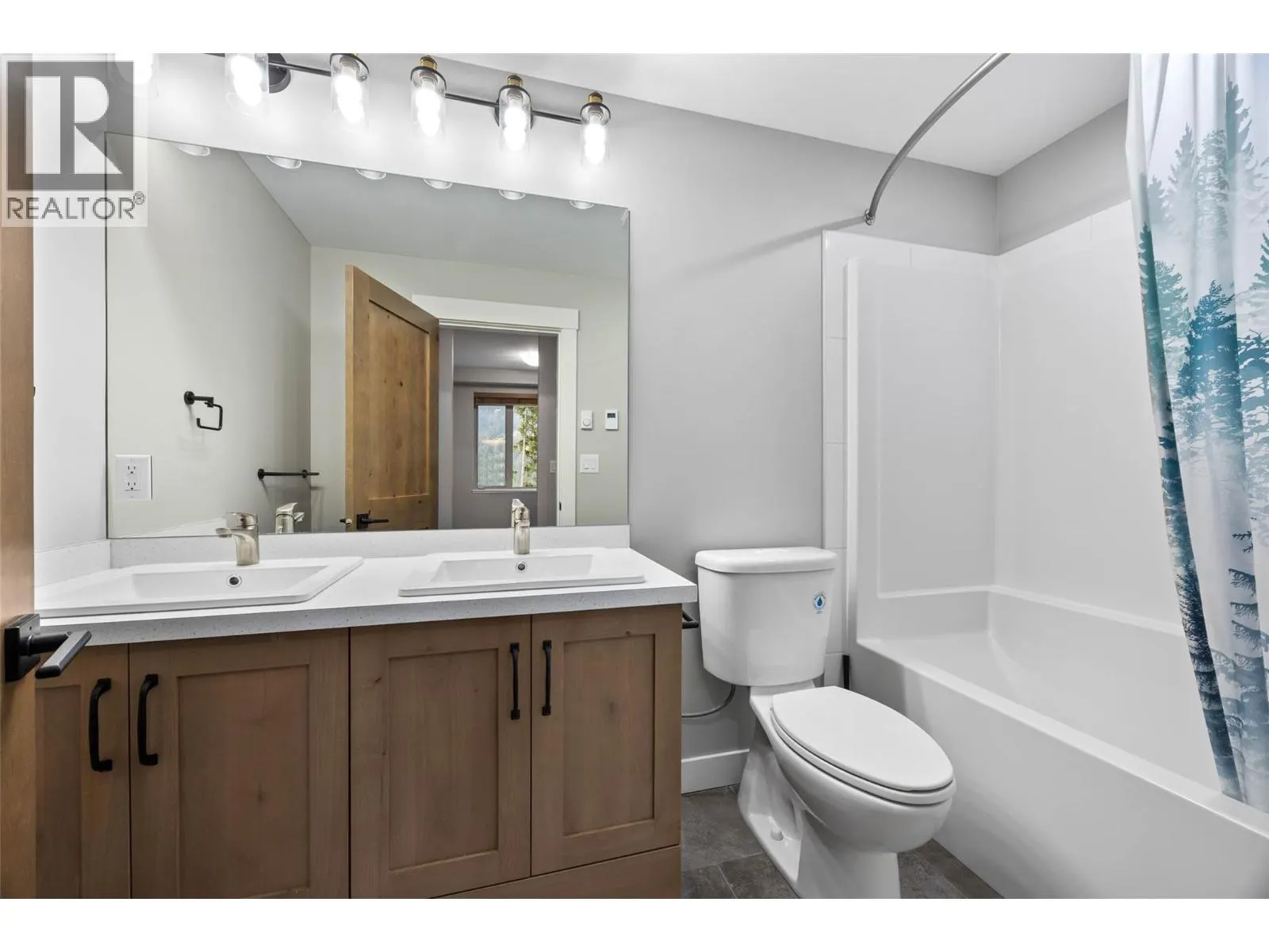 5045 VALLEY Drive Unit# 1