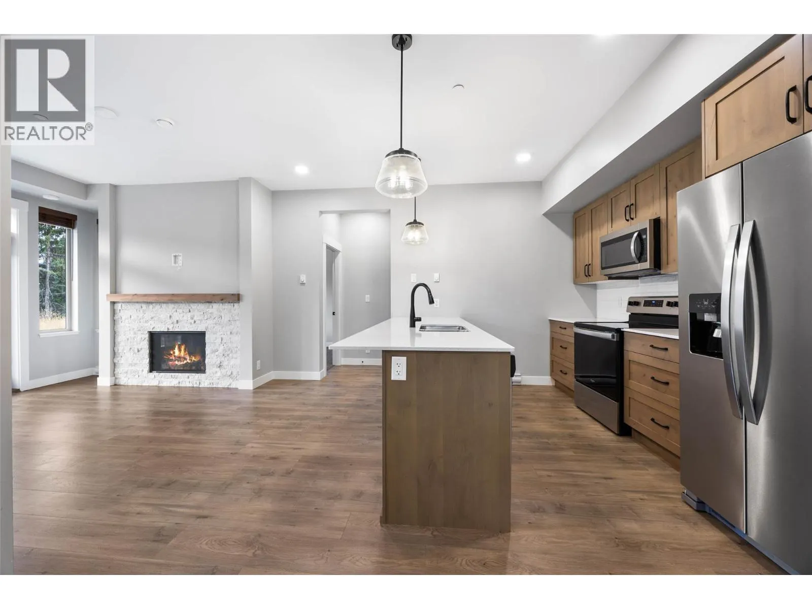 5045 VALLEY Drive Unit# 1