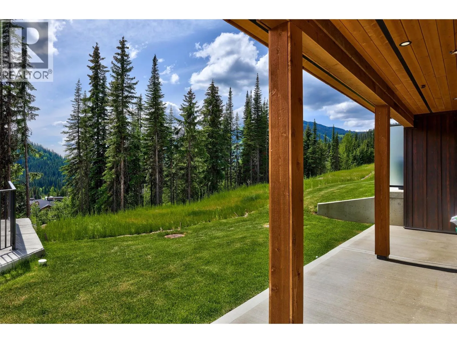 5045 VALLEY Drive Unit# 1