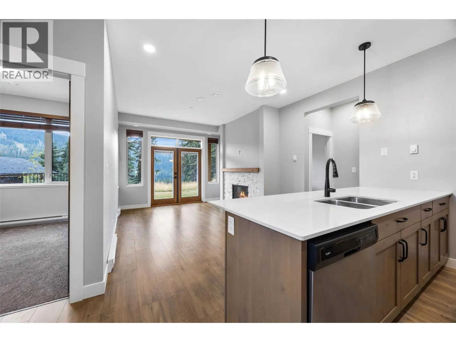 5045 VALLEY Drive Unit# 1