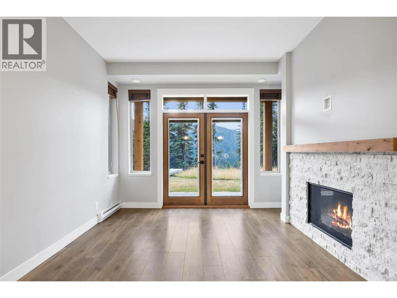 5045 VALLEY Drive Unit# 1