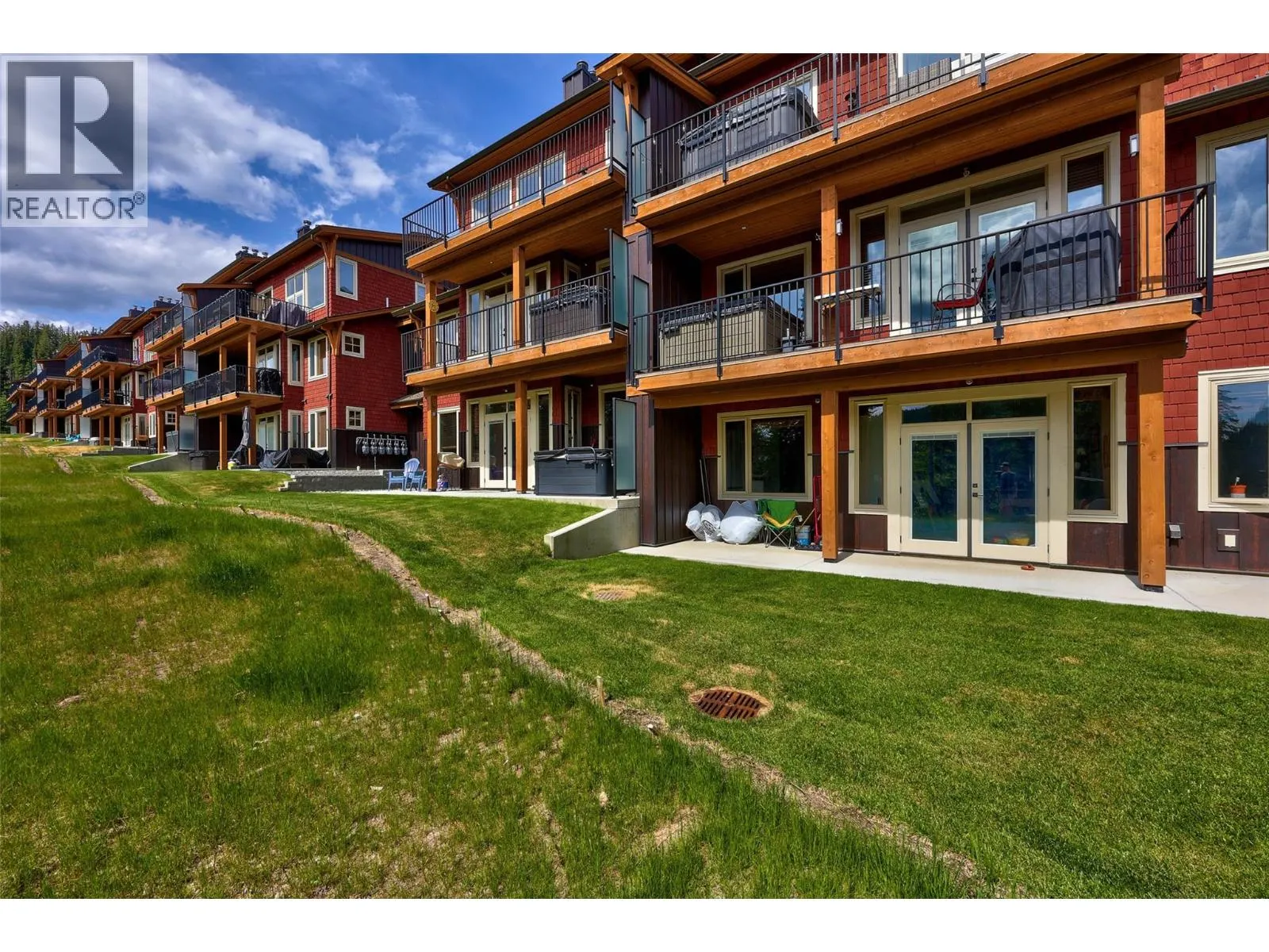 5045 VALLEY Drive Unit# 1