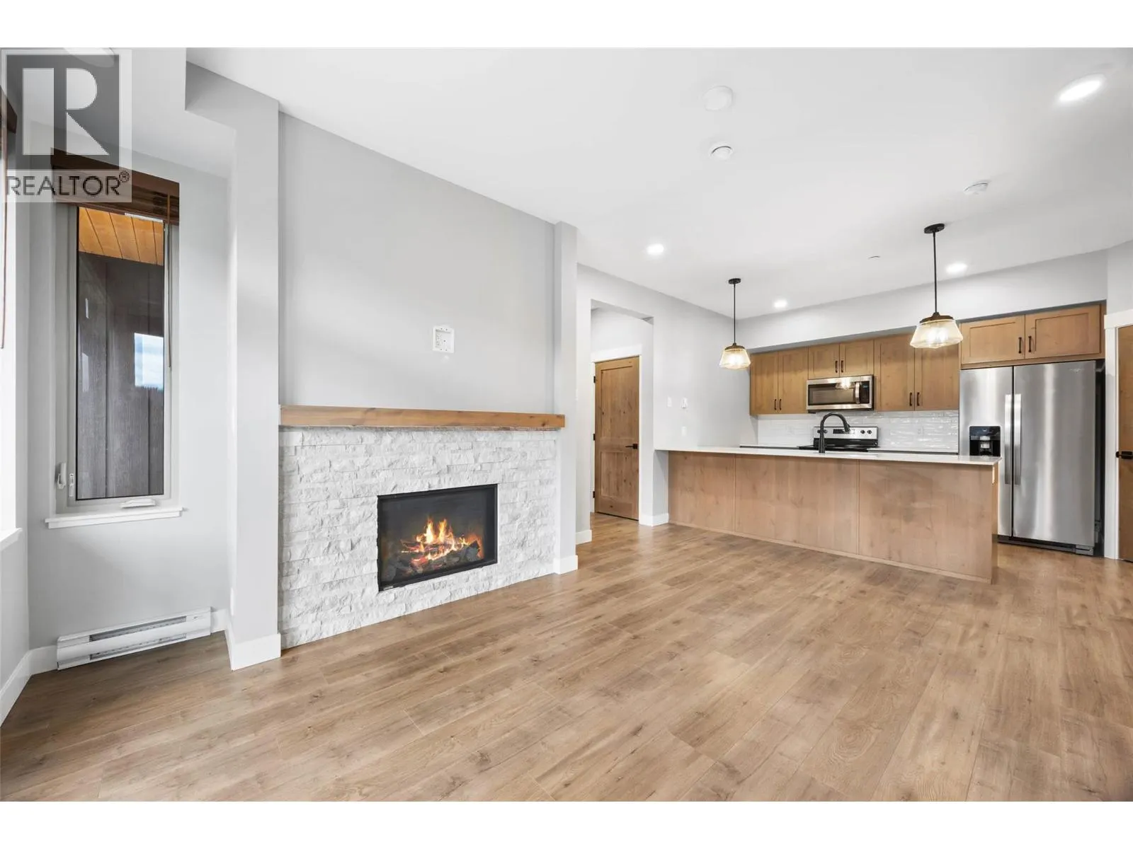 5045 VALLEY Drive Unit# 1