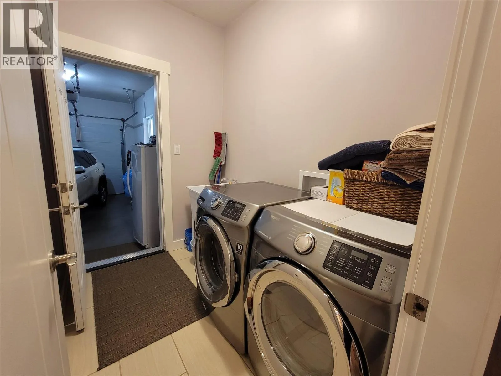 304 K View Crescent