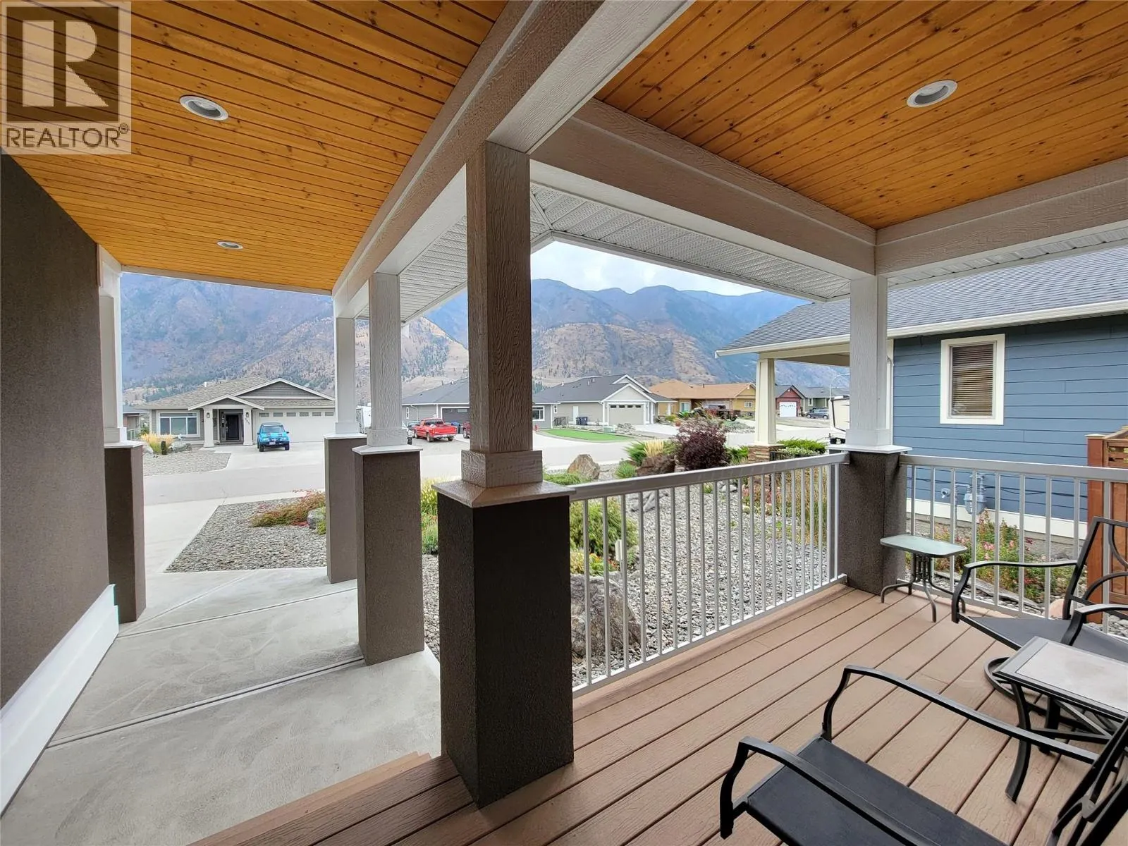 304 K View Crescent