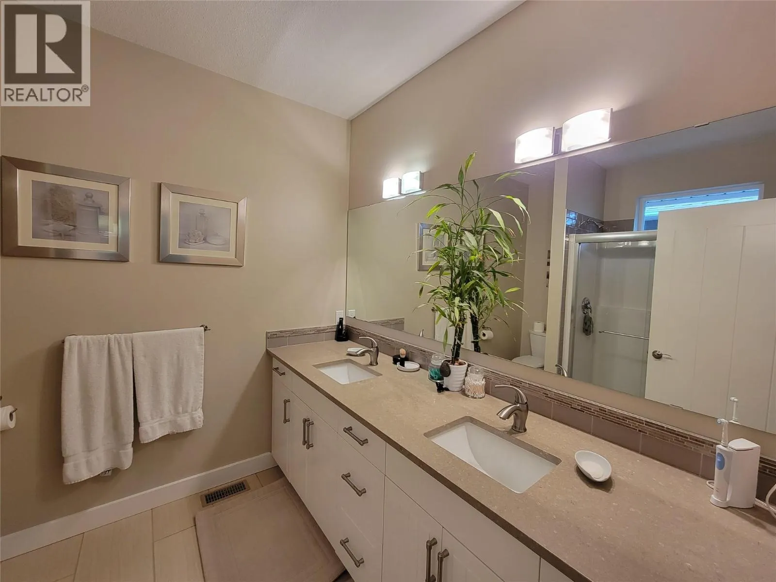 304 K View Crescent
