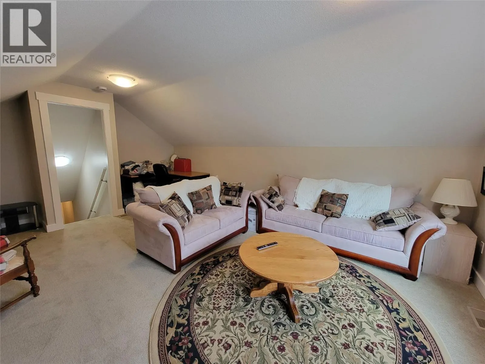 304 K View Crescent