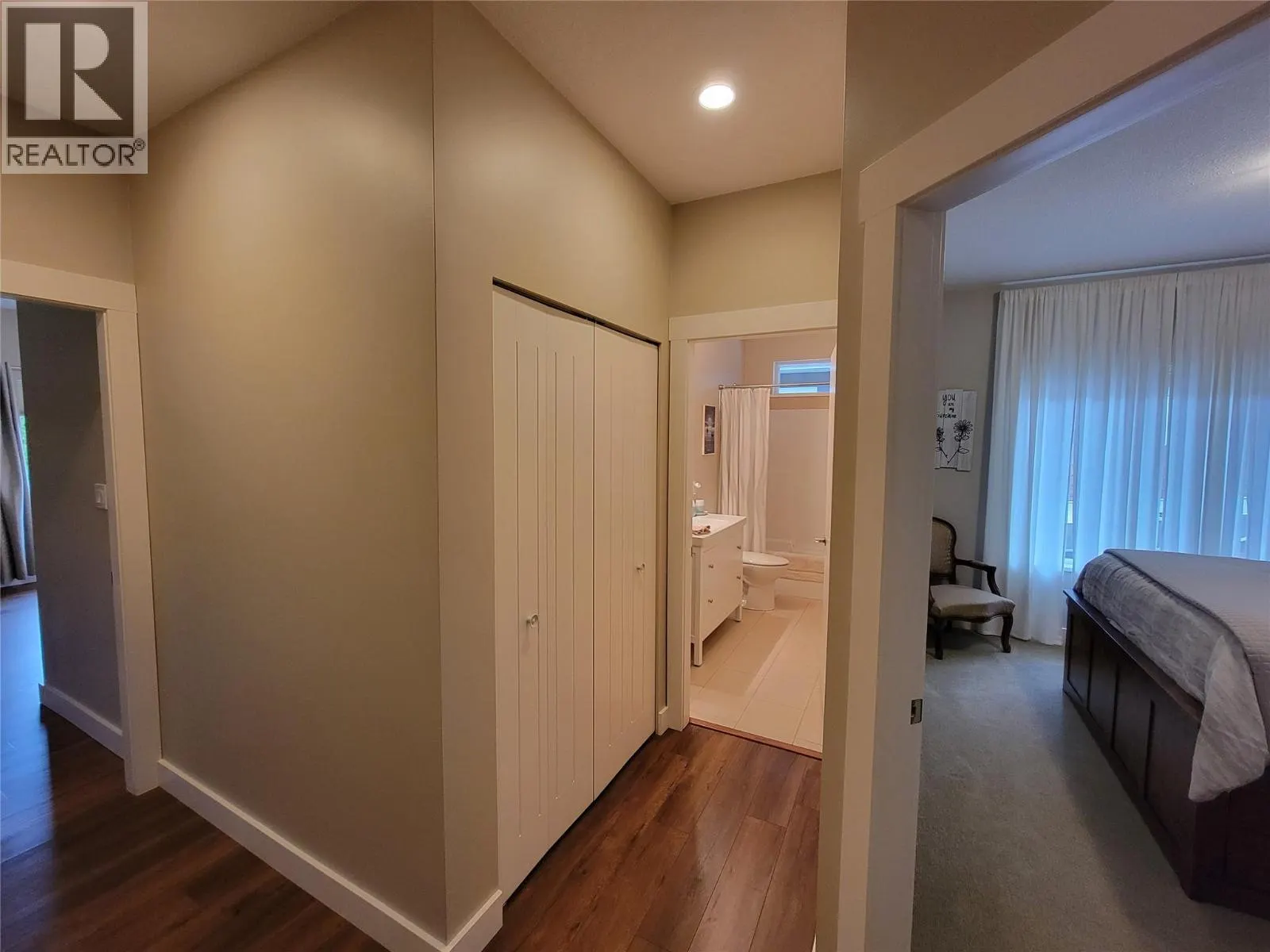 304 K View Crescent