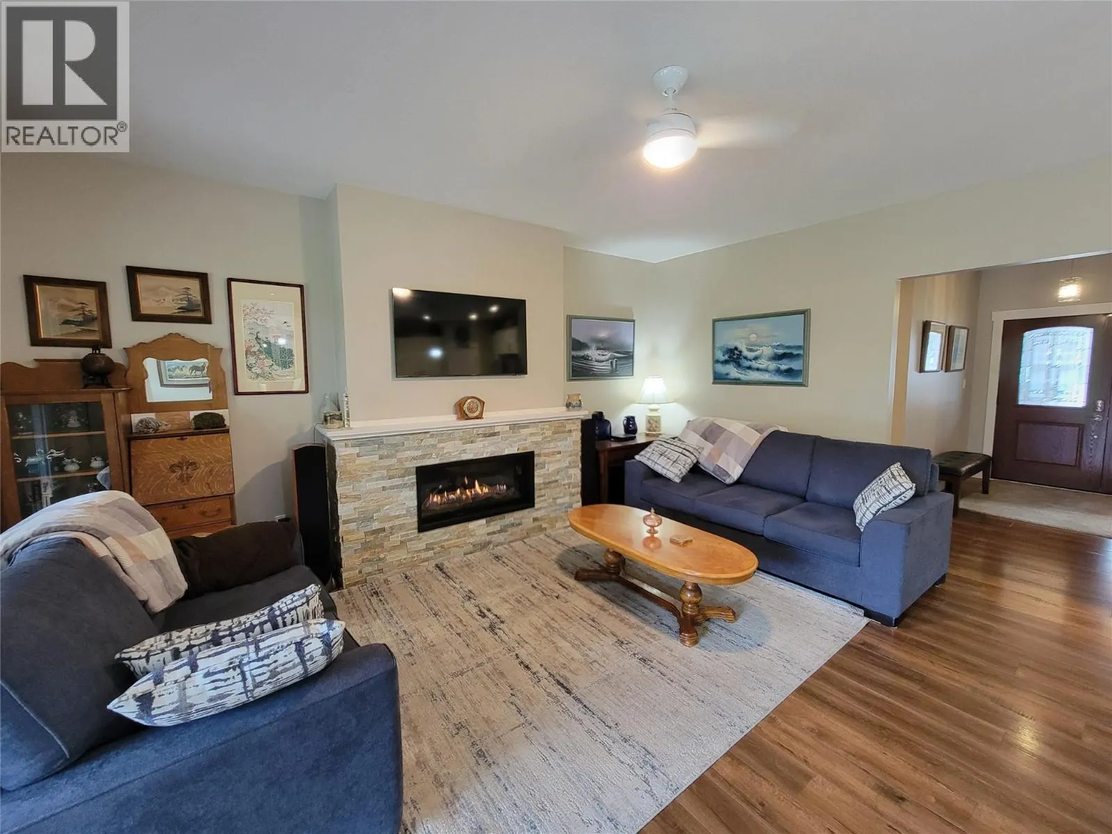 304 K View Crescent