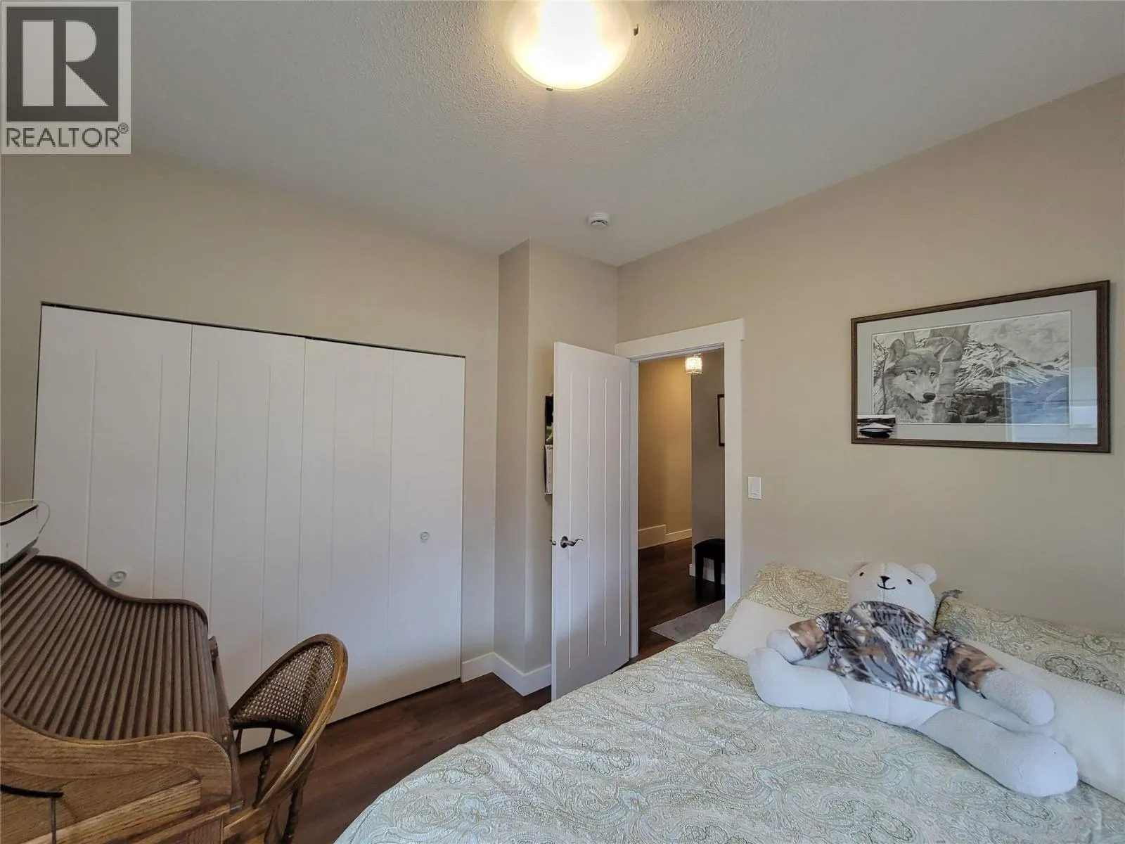 304 K View Crescent