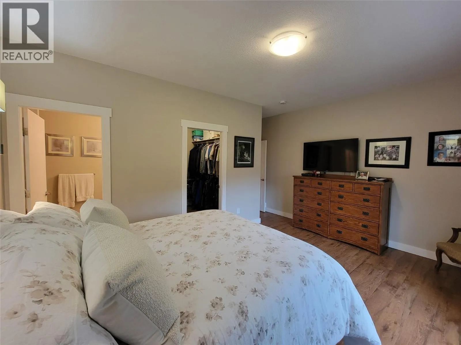 304 K View Crescent
