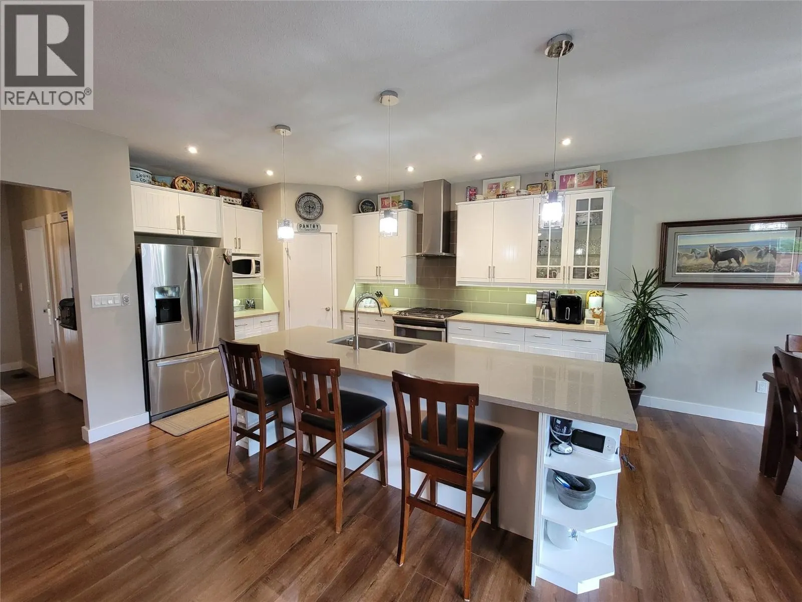 304 K View Crescent