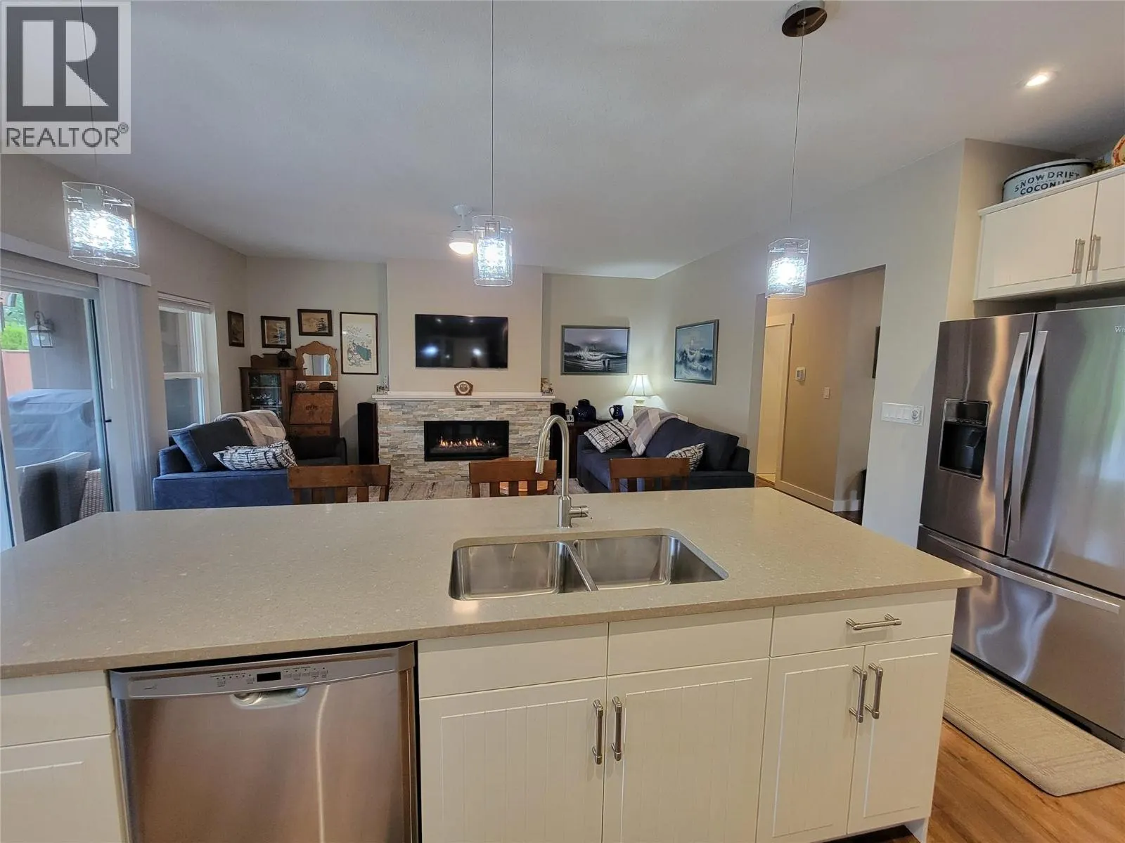 304 K View Crescent