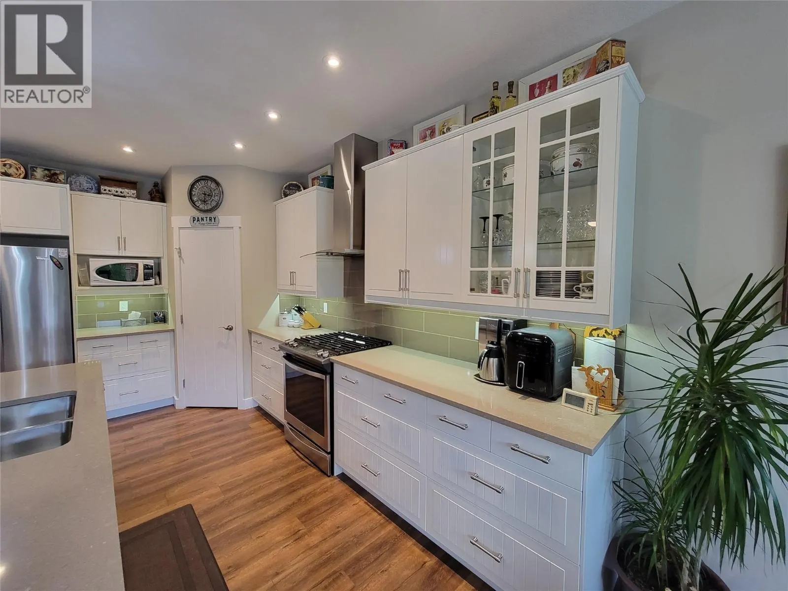 304 K View Crescent