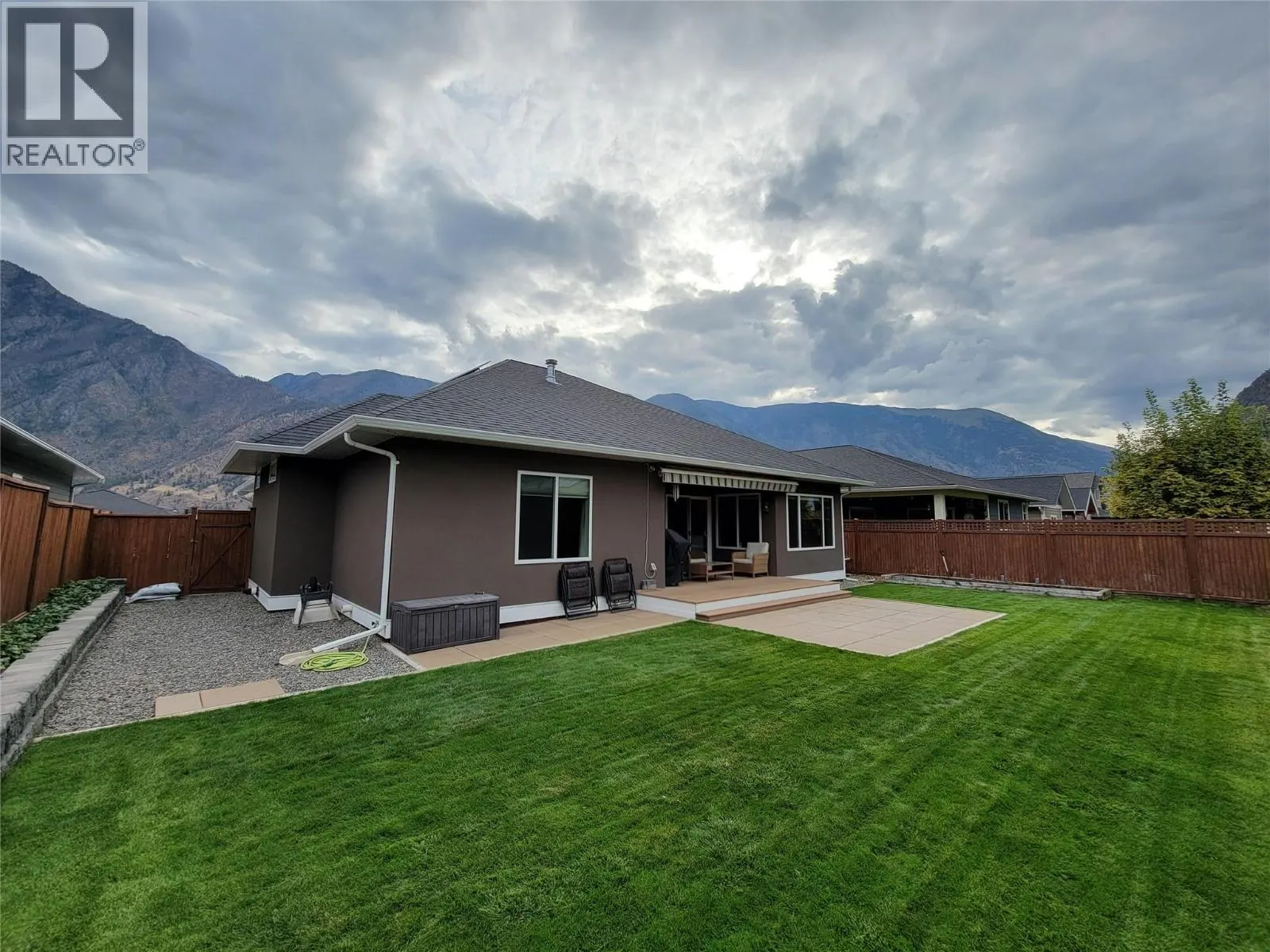 304 K View Crescent