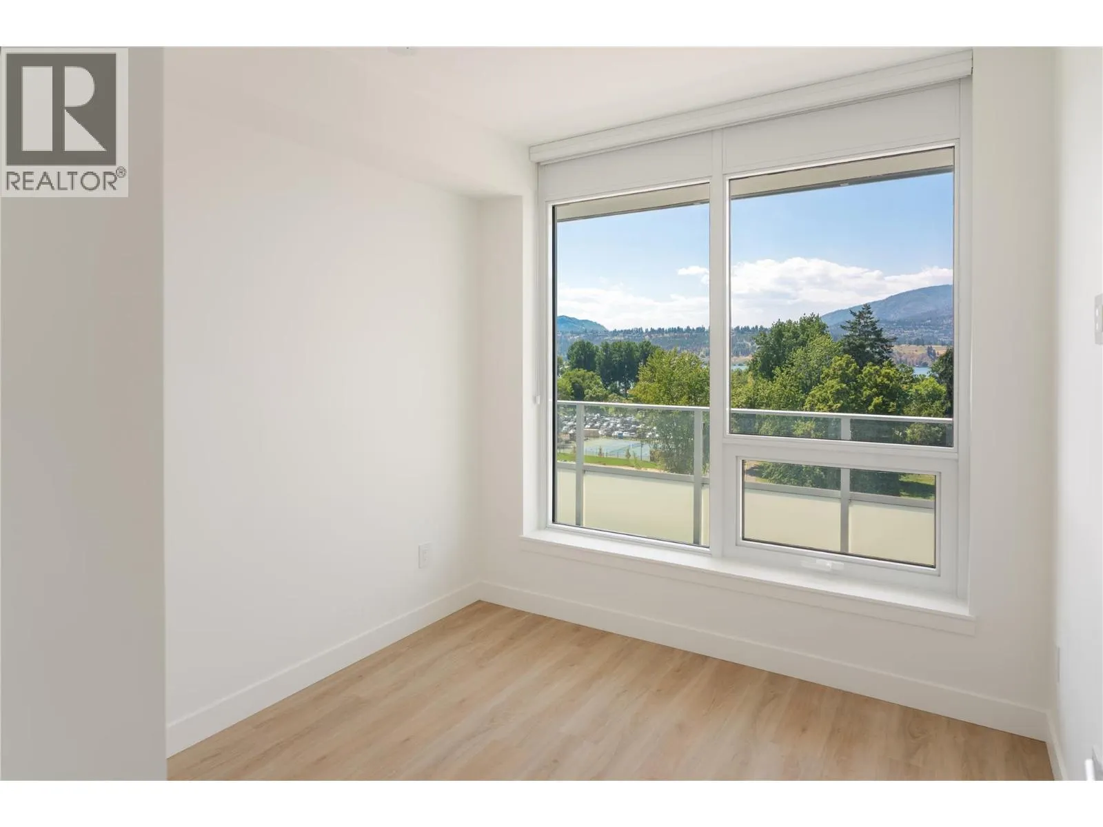 238 Leon Avenue Unit# 707
