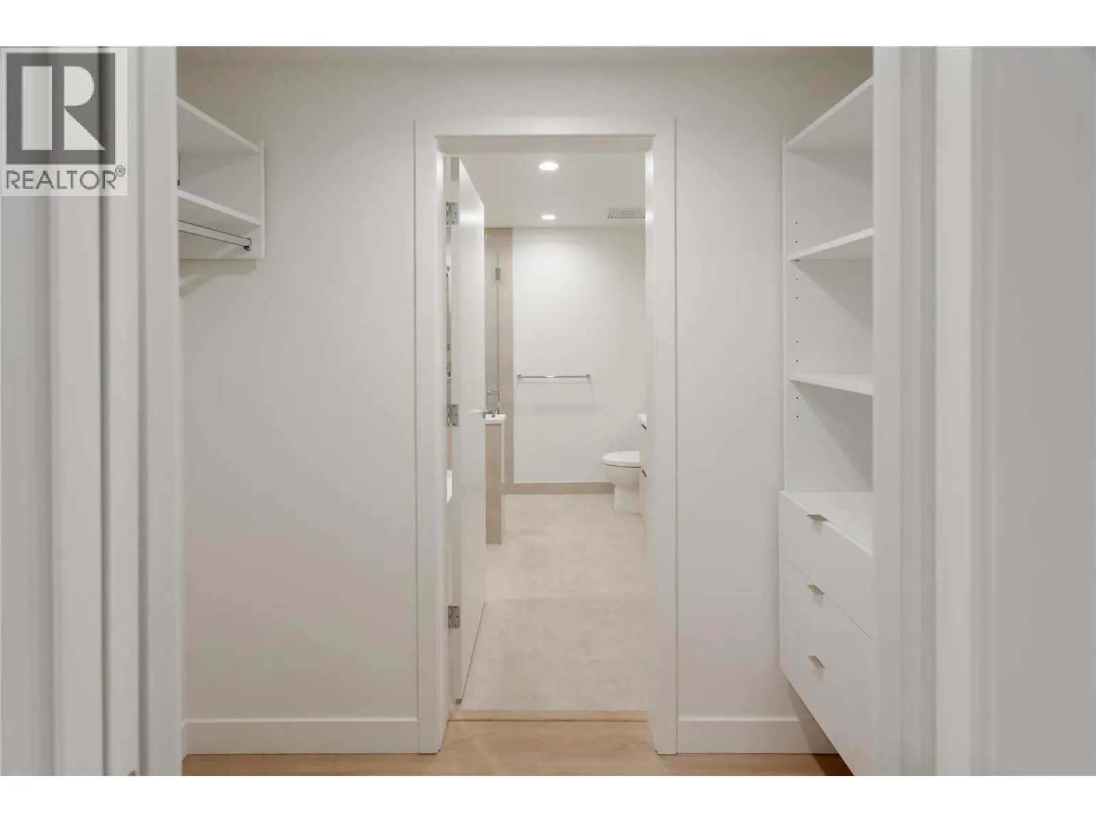 238 Leon Avenue Unit# 707
