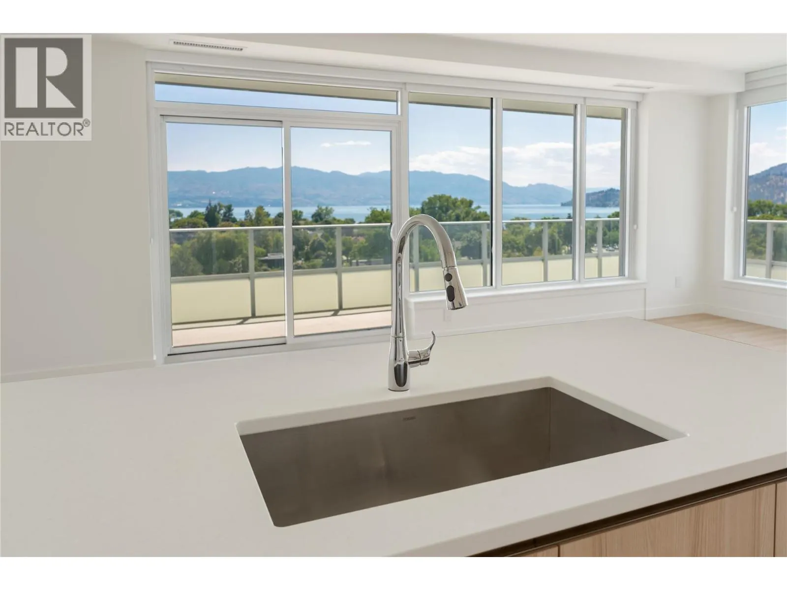 238 Leon Avenue Unit# 707