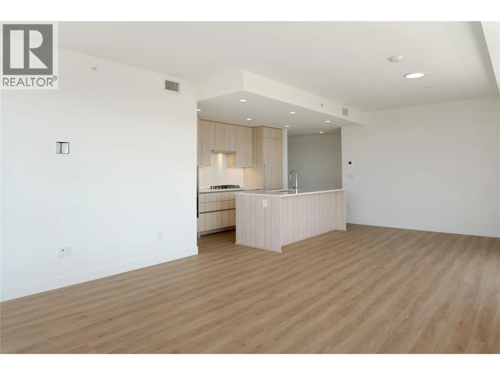238 Leon Avenue Unit# 707