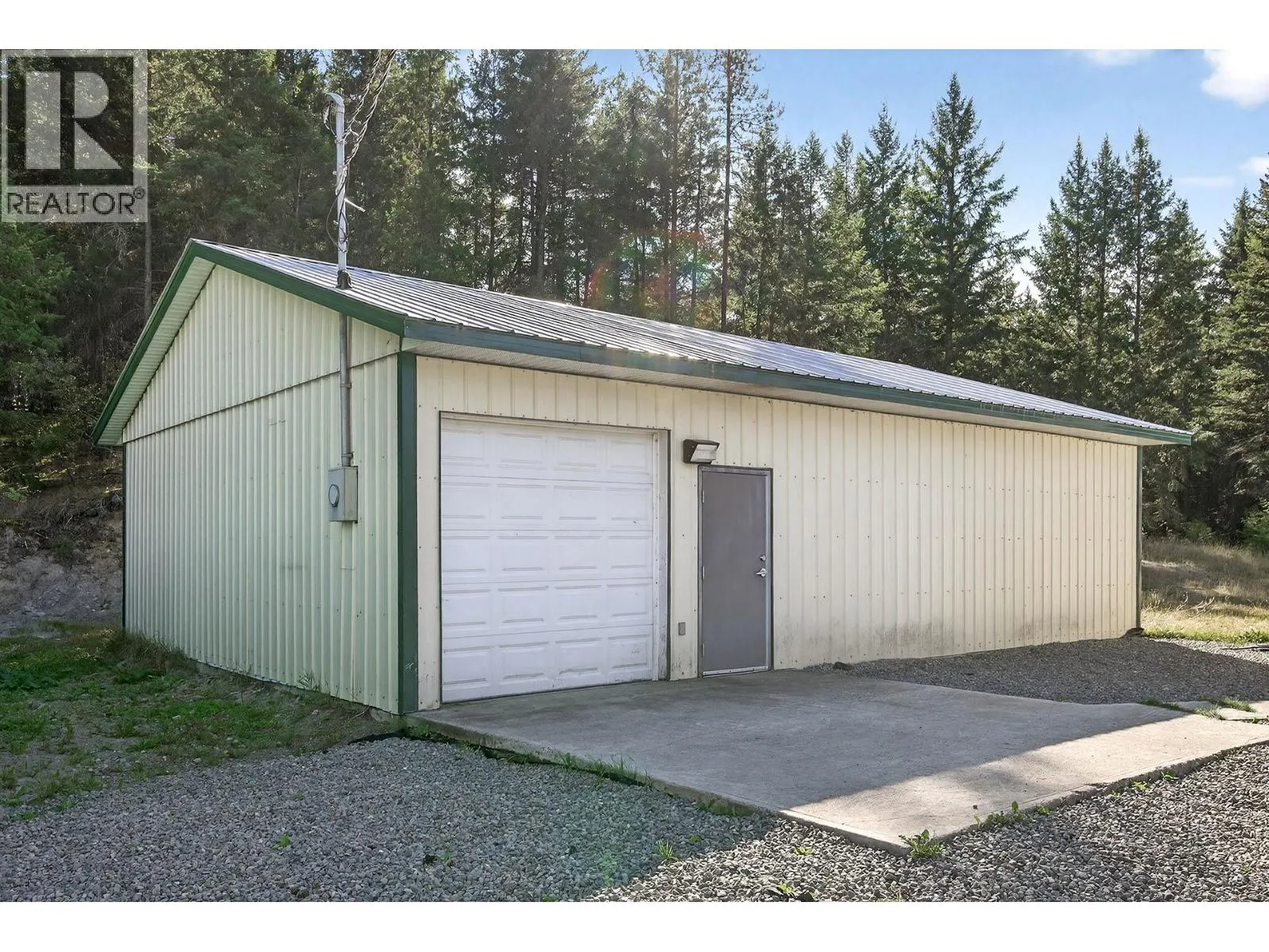 888 Barriere Lakes Road