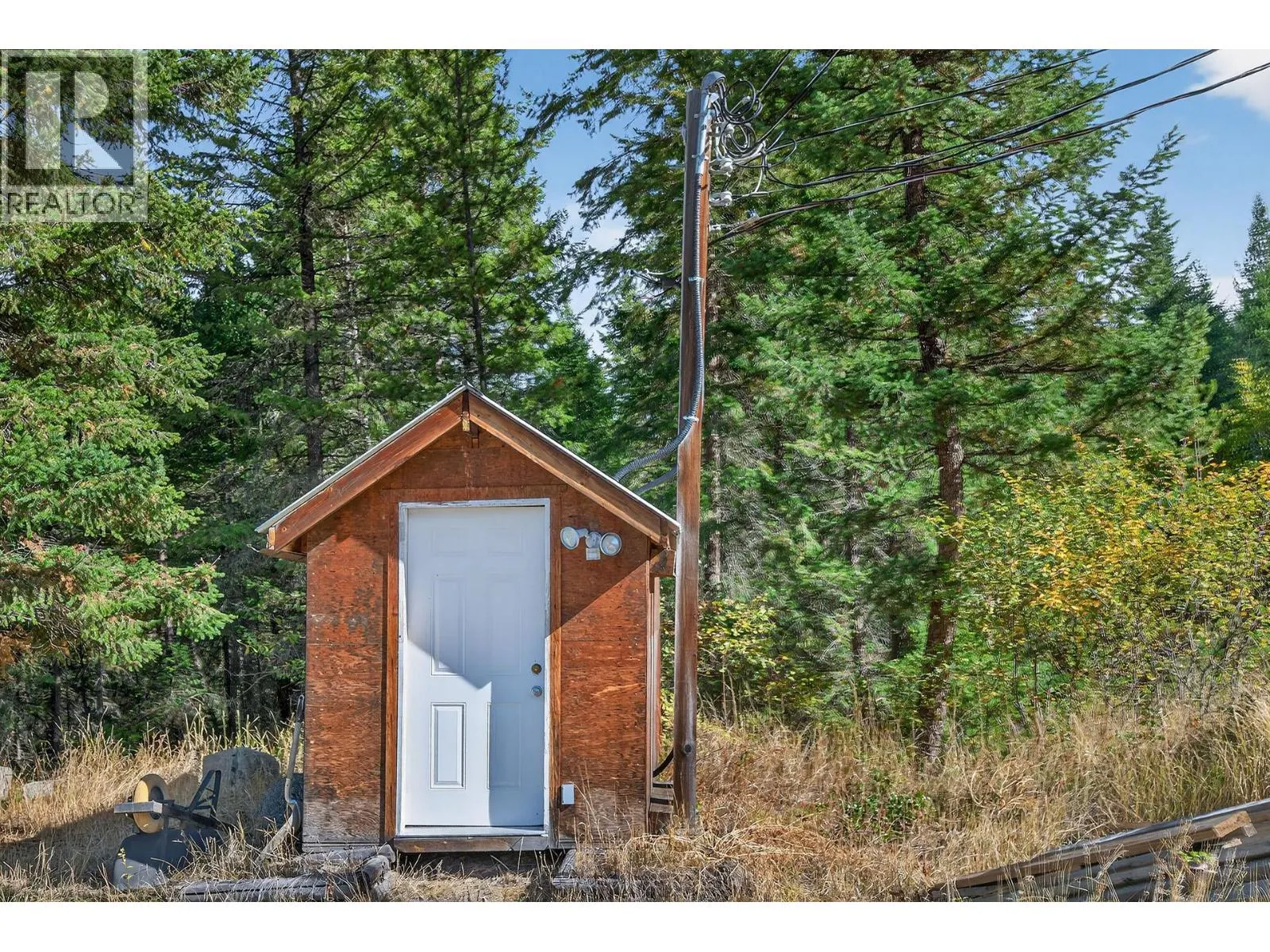 888 Barriere Lakes Road