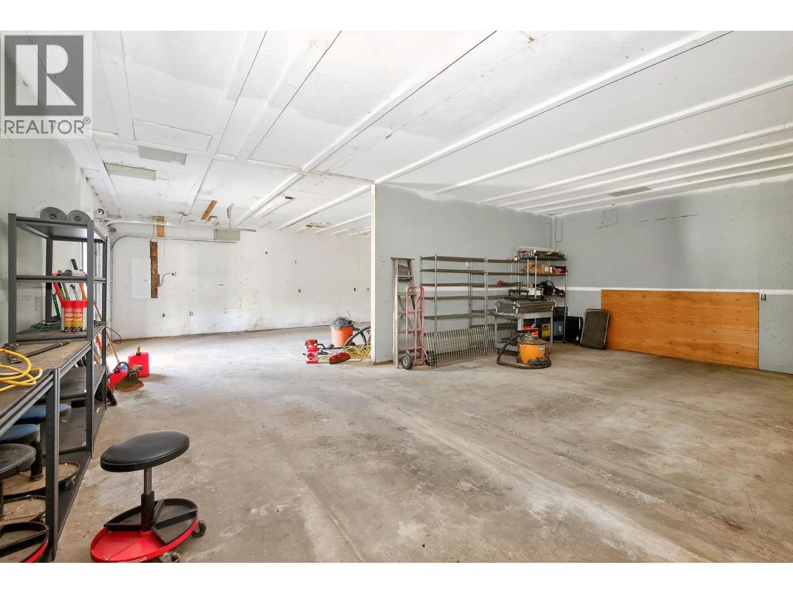 888 Barriere Lakes Road