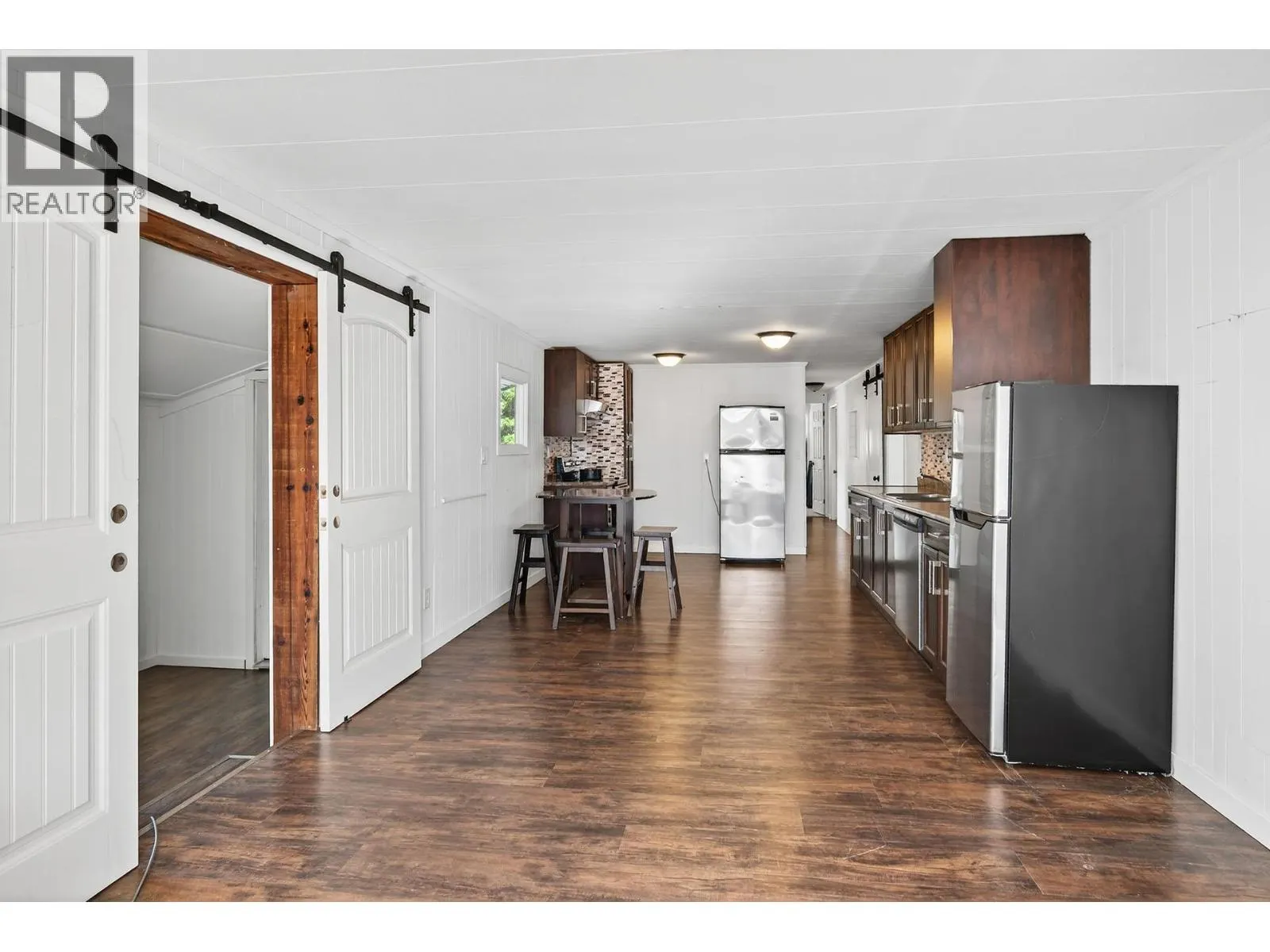 888 Barriere Lakes Road