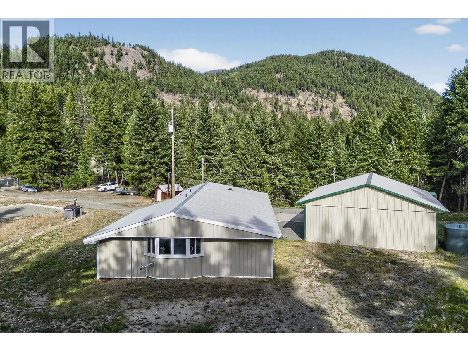 888 Barriere Lakes Road