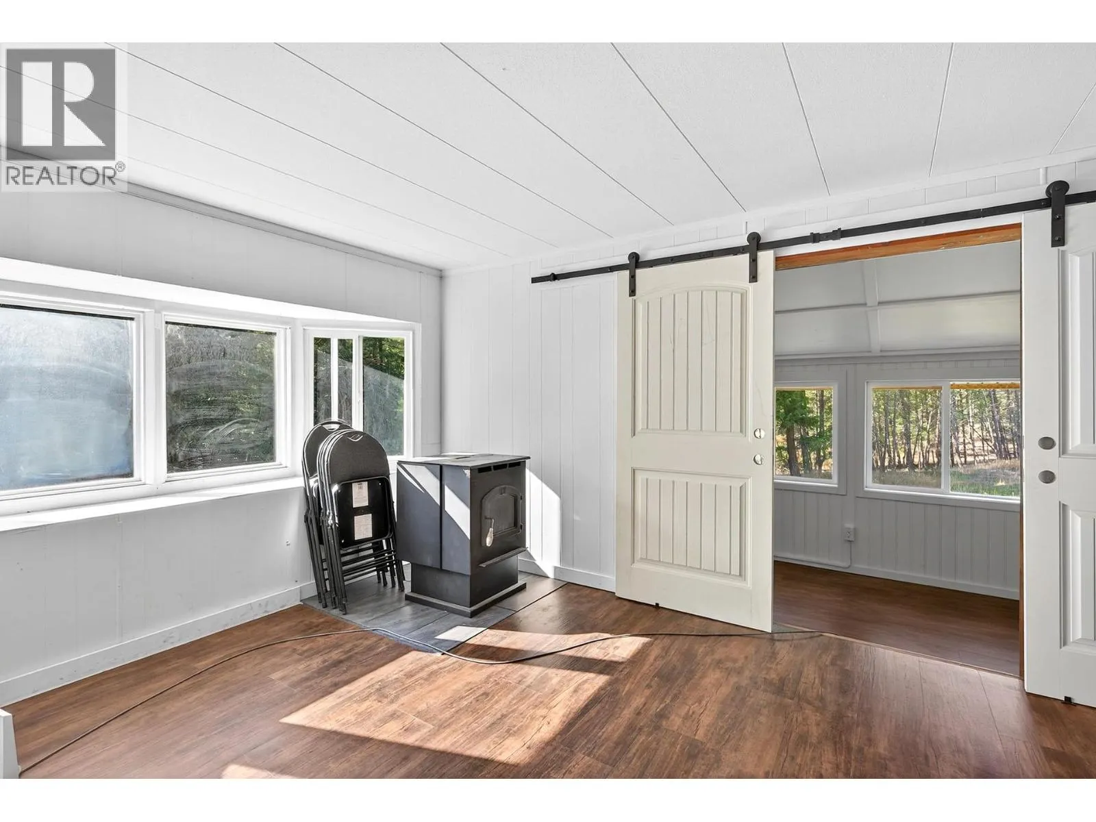 888 Barriere Lakes Road
