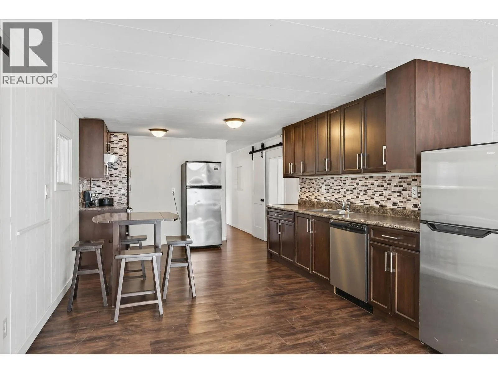 888 Barriere Lakes Road