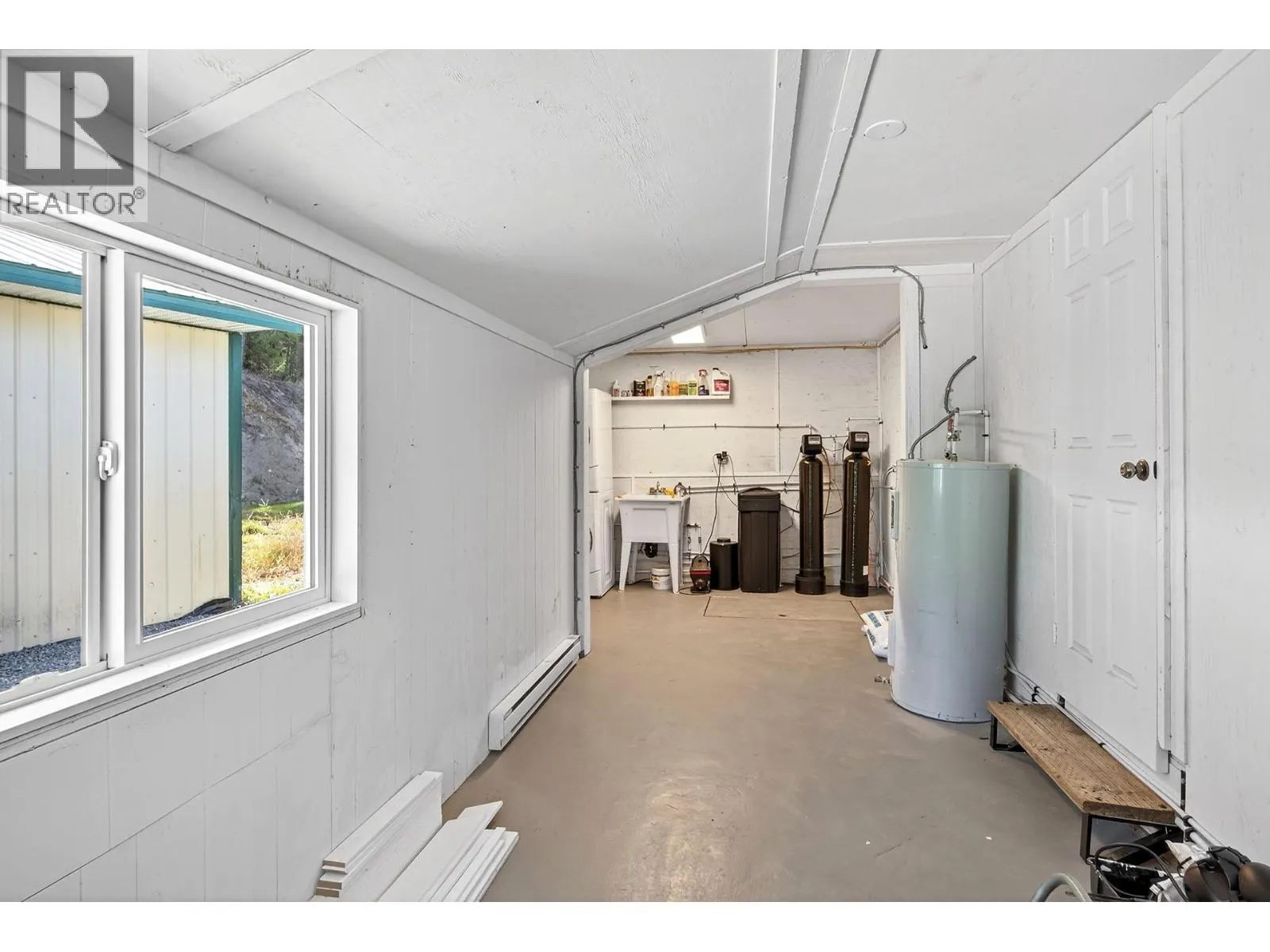 888 Barriere Lakes Road