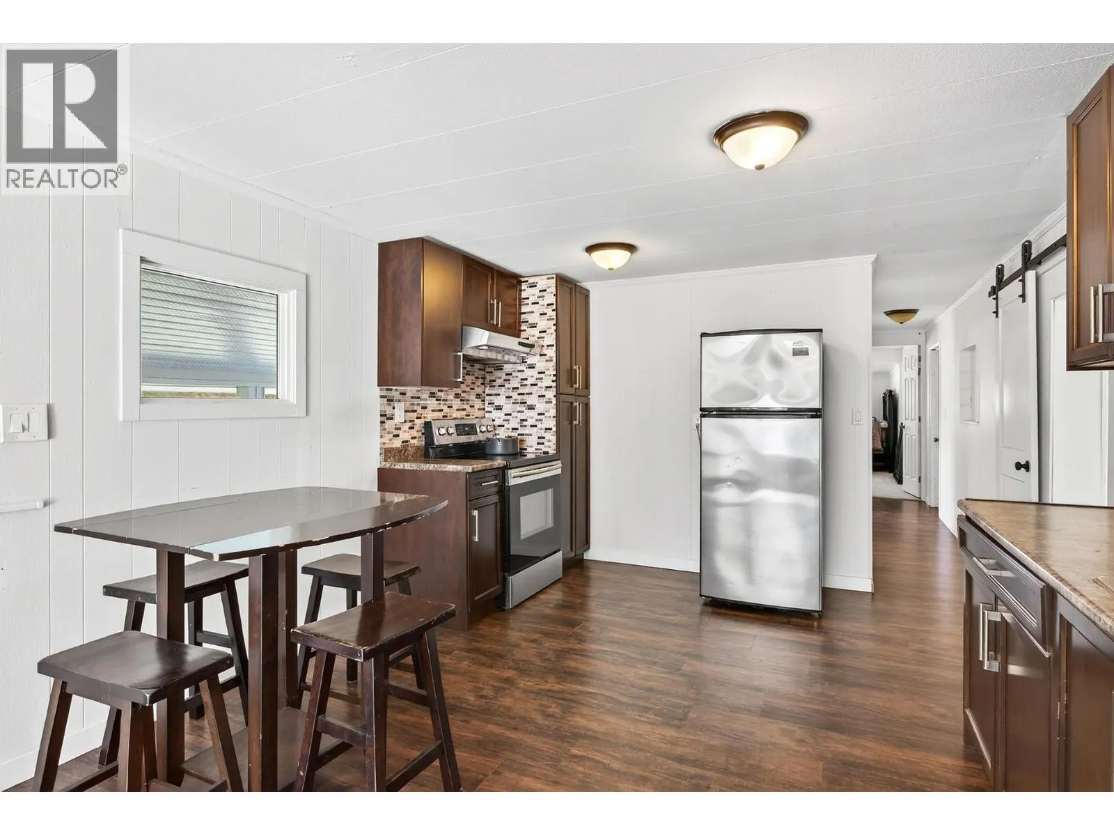888 Barriere Lakes Road