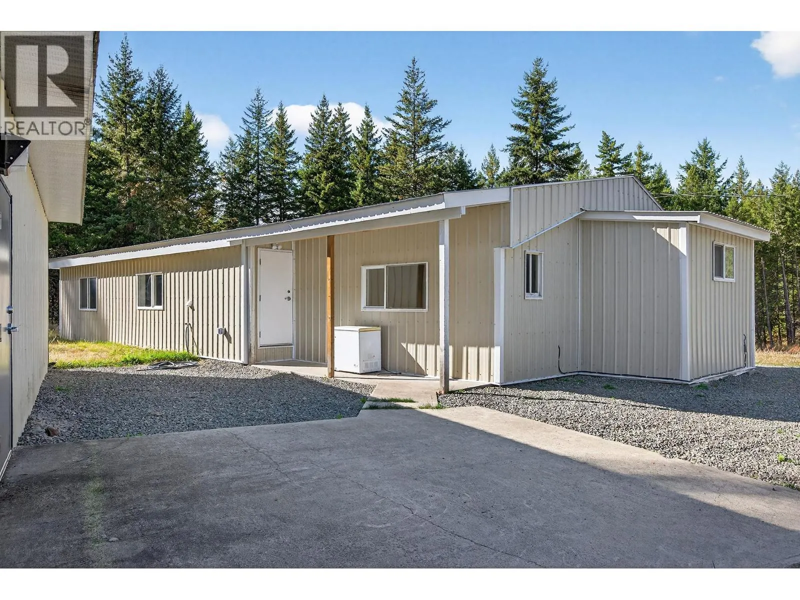 888 Barriere Lakes Road