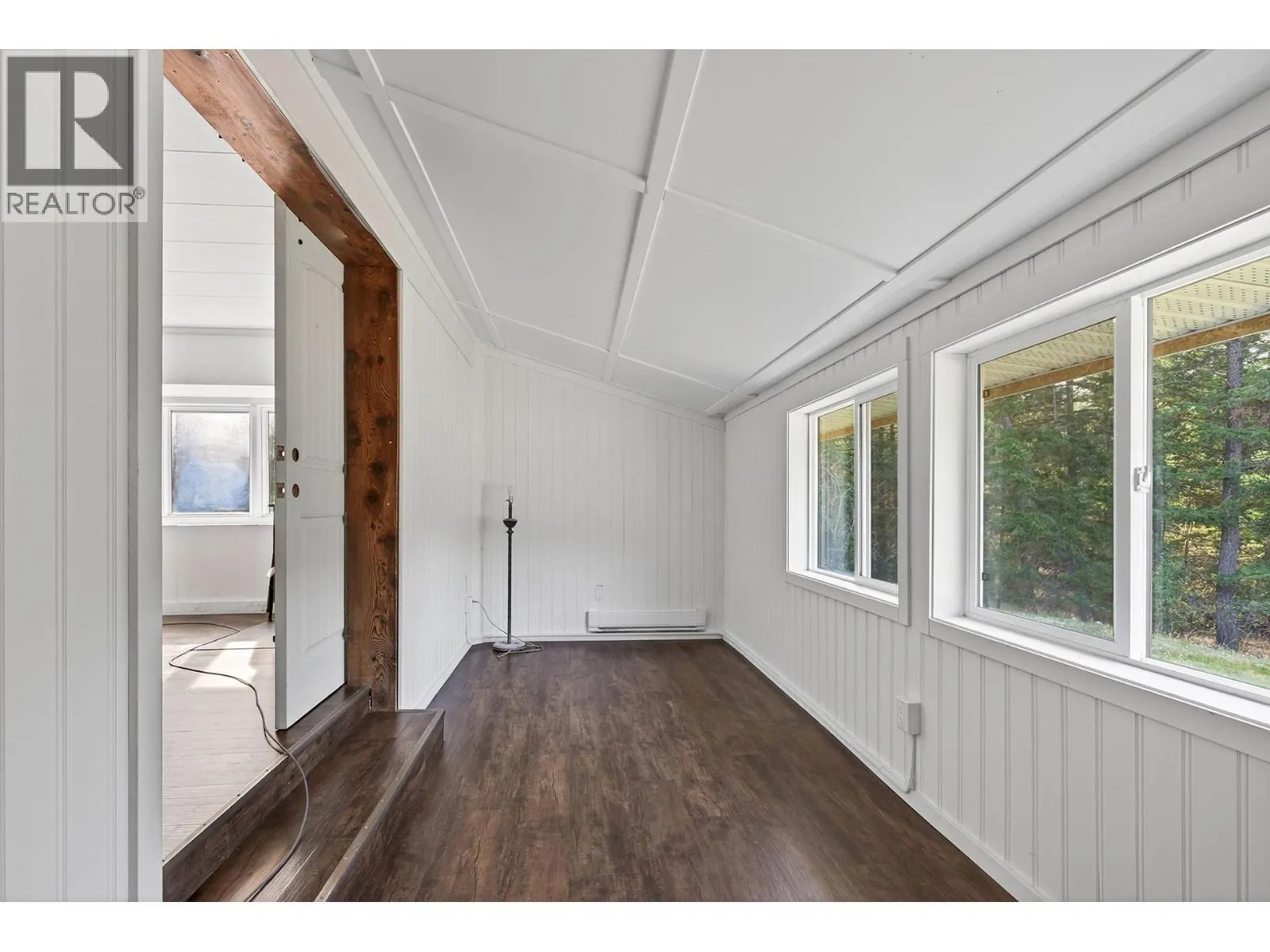 888 Barriere Lakes Road