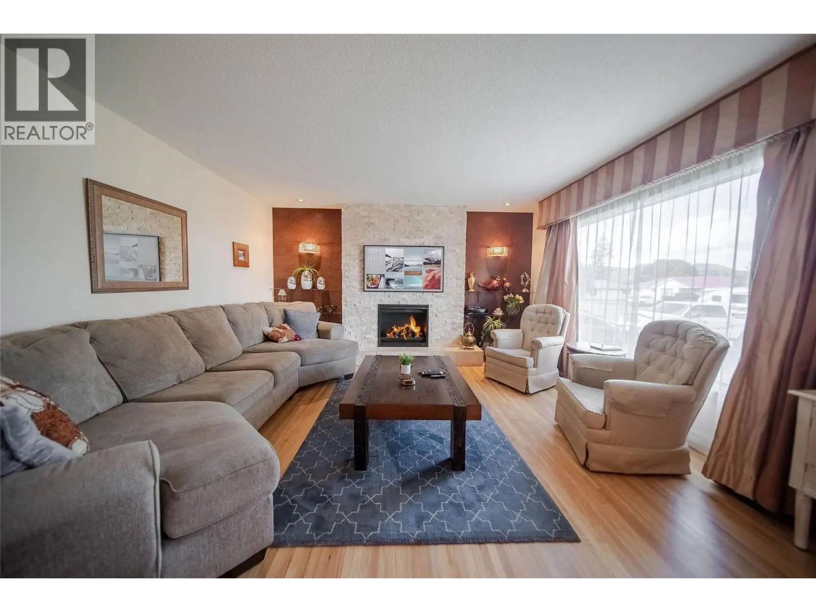 317 9th Street S