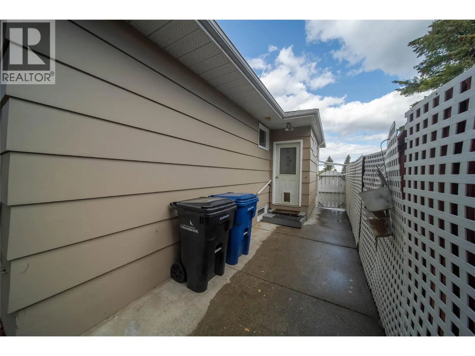317 9th Street S