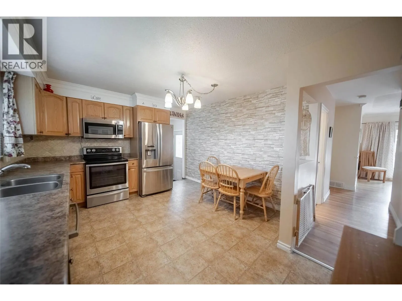 317 9th Street S