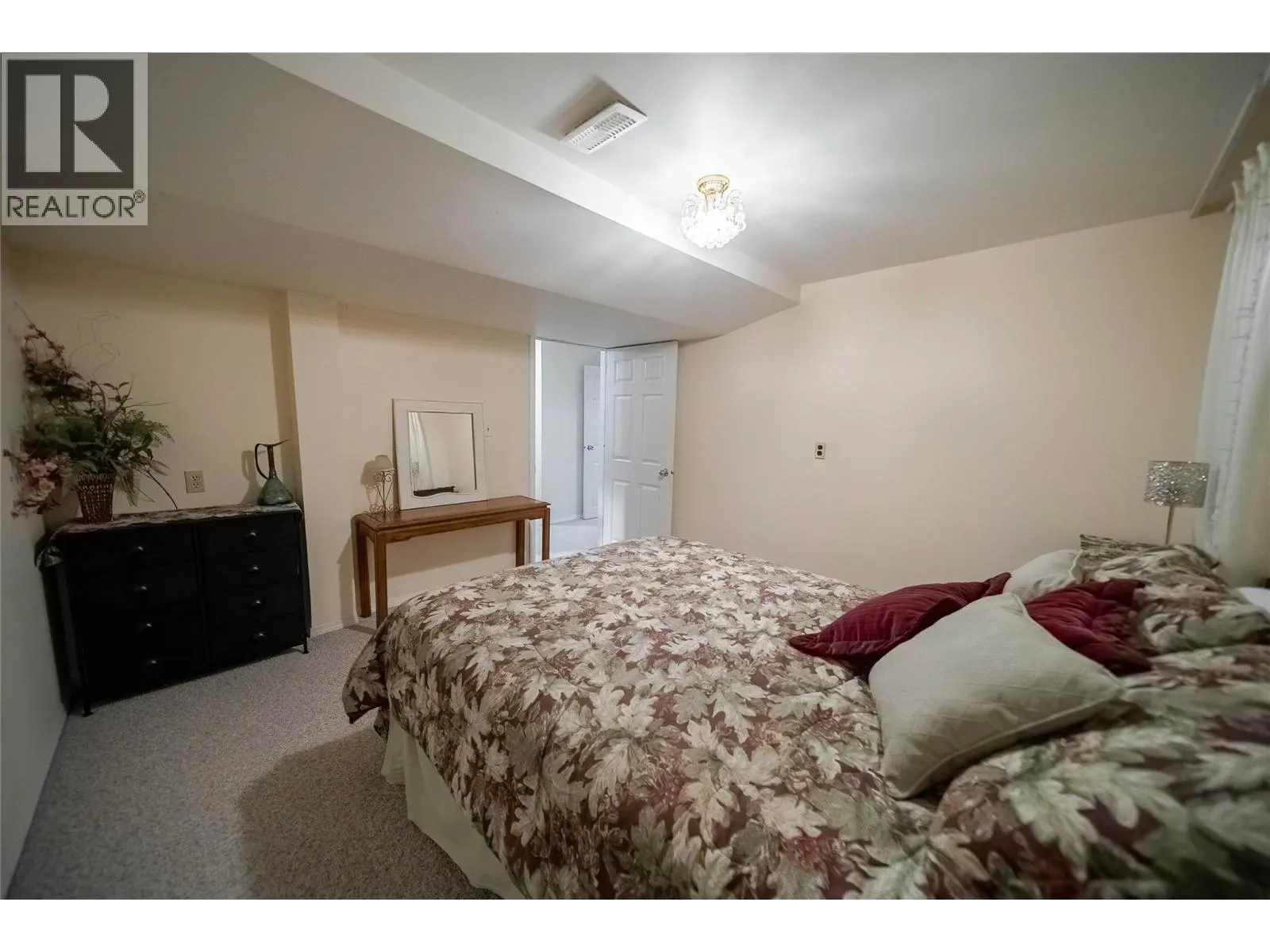 317 9th Street S