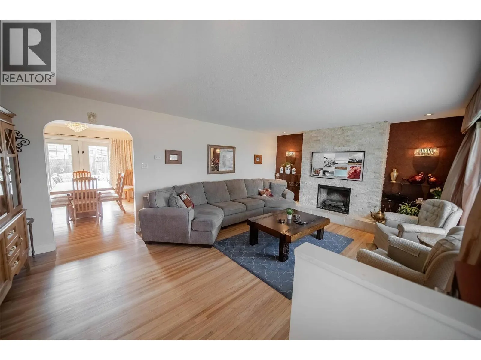 317 9th Street S
