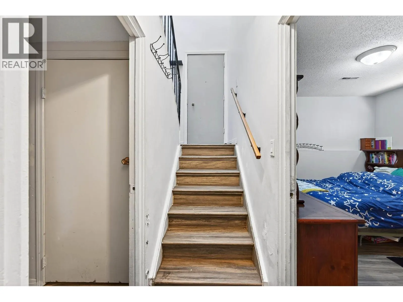 800 Valhalla Drive Unit# 7