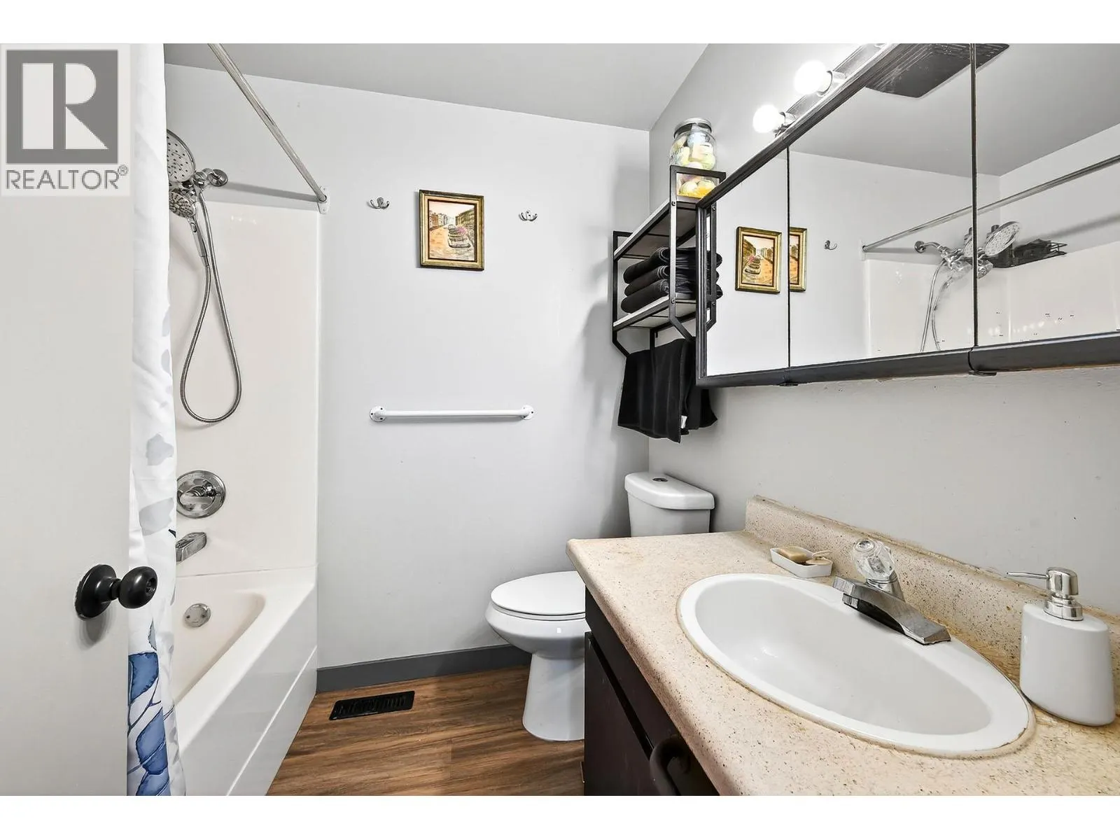 800 Valhalla Drive Unit# 7
