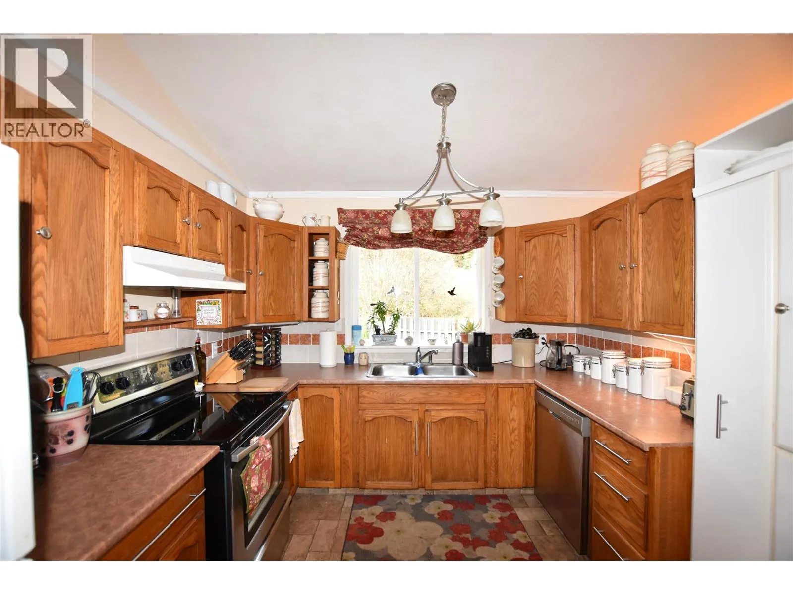415 Hummingbird Avenue